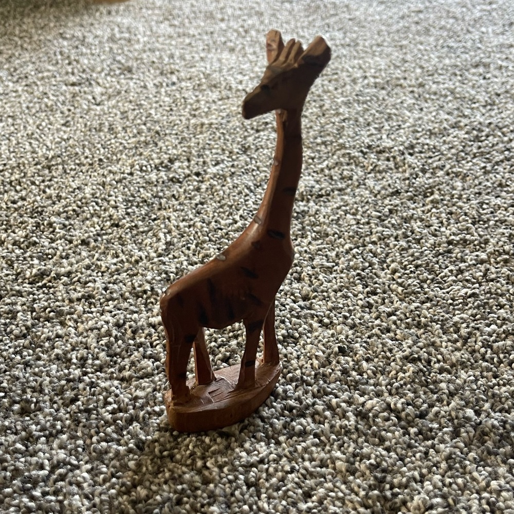 Vintage hand carved wooden giraffe African animal figurine statue decoration